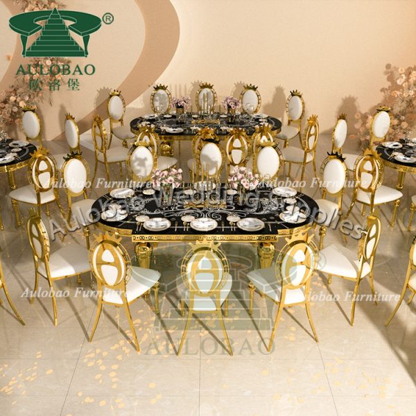 Oval Wedding Tables