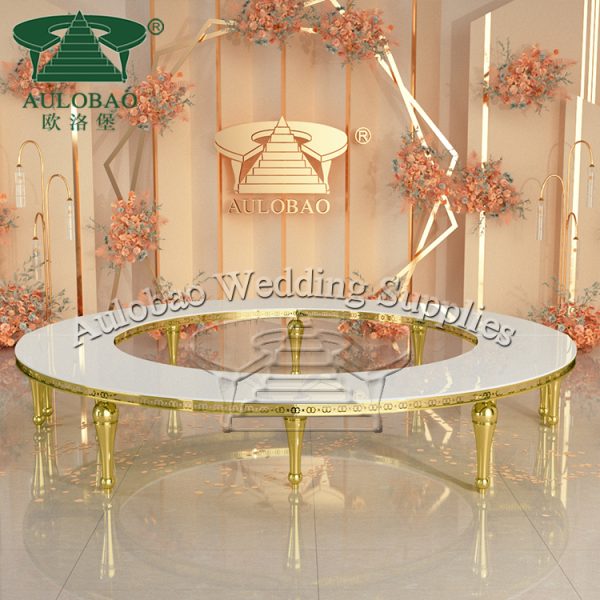 Round Banquet Table