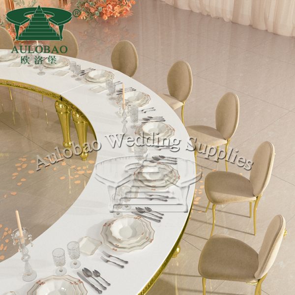 Round Banquet Table