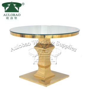 Gold Cake Table