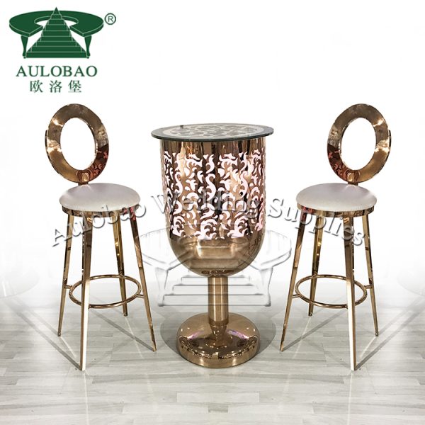 Round Cocktail Tables