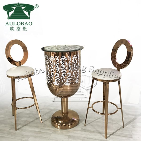 Round Cocktail Tables