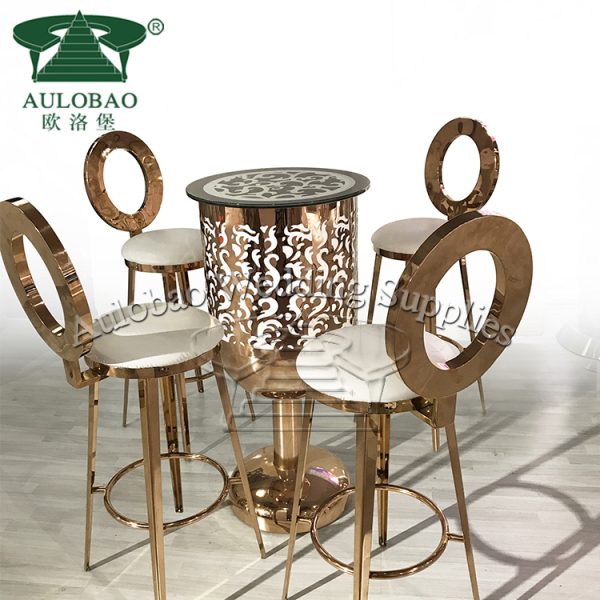 Round Cocktail Tables