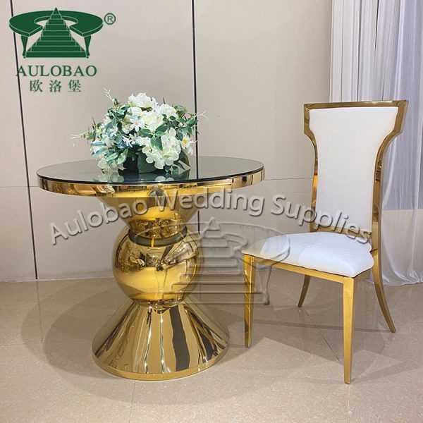 Elegant Cake Table