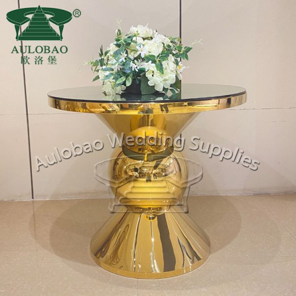 Elegant Cake Table