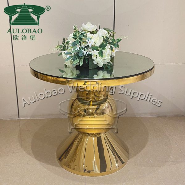 Elegant Cake Table