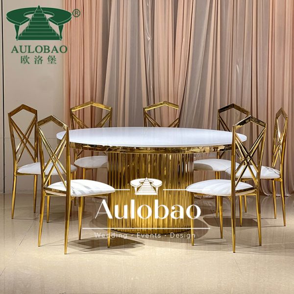 Gold Wedding Round Table