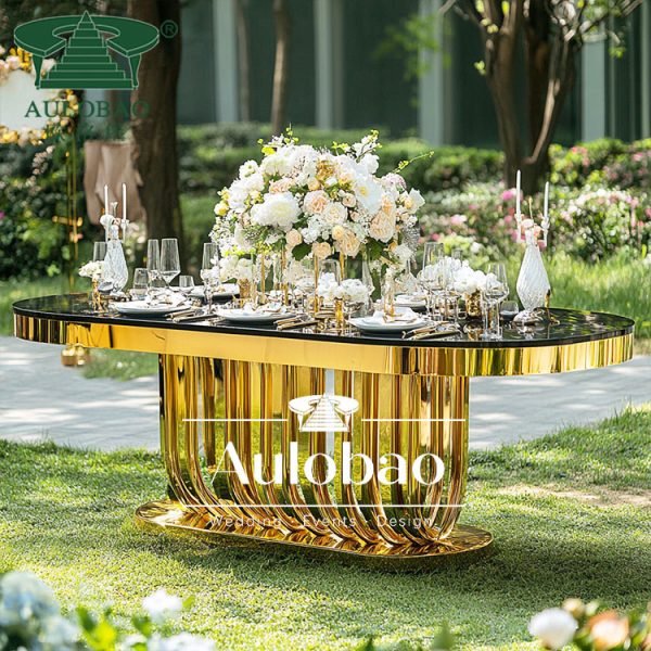 Oval Wedding Table